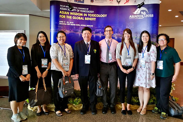 Christian Davidson and Taylore King with the Ramathibodi Poison Center toxicology team at the 2018 AsiaTox Conference
